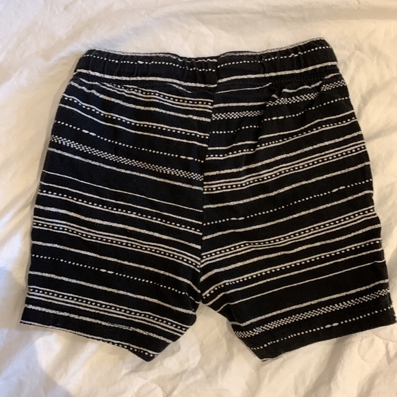 Two pairs of black and white shorts - Picture 7 of 7